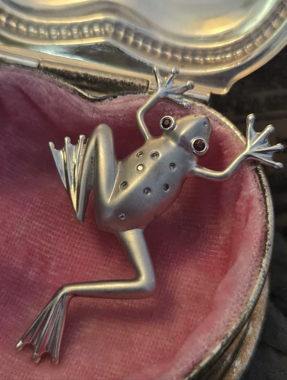 Gorgeous Vintage Krementz Sterling Silver Frog Brooch